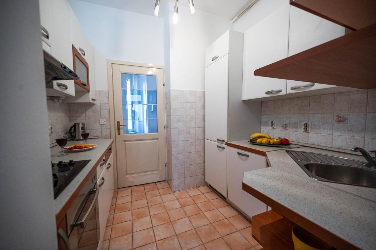 Bright And Modern 1Bdr Apartment In The Center سراييفو المظهر الخارجي الصورة